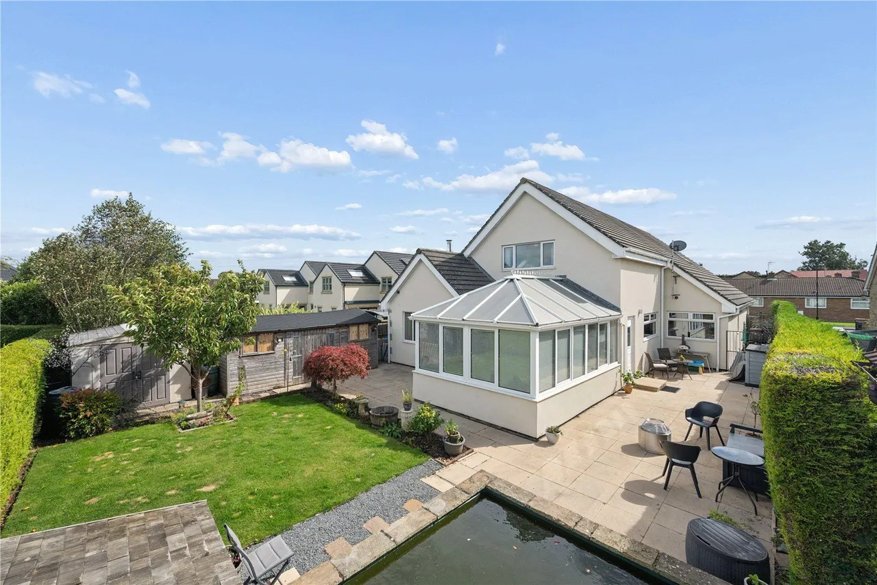 4 bed house for sale, Carrfield Road, Barwick in Elmet, LS15