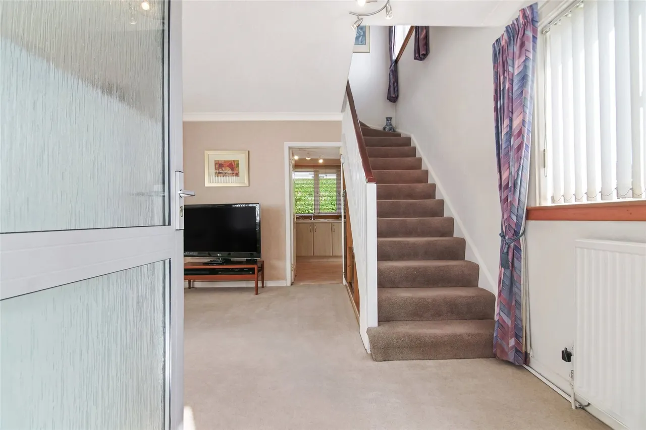 Wingate Crescent, Calderwood, G74, photo 17