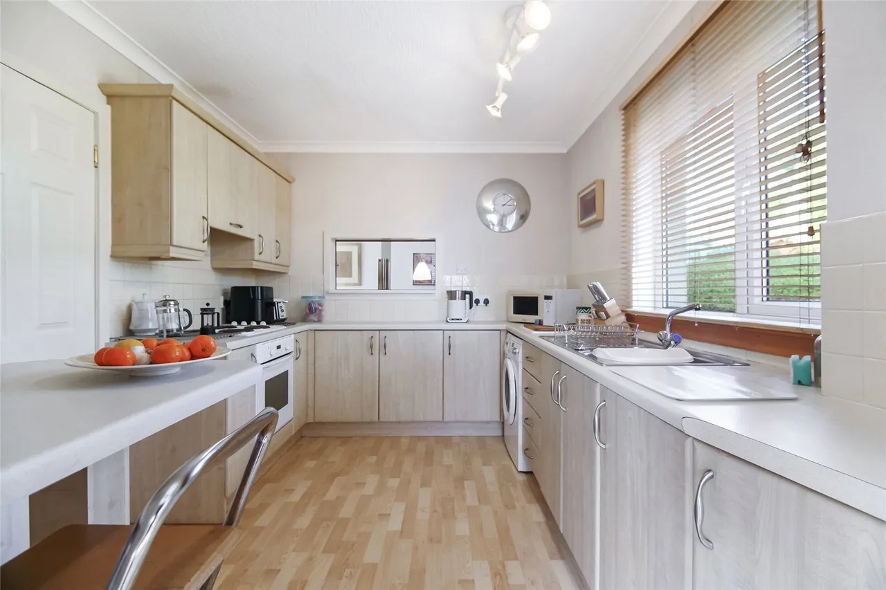 Wingate Crescent, Calderwood, G74, photo 6
