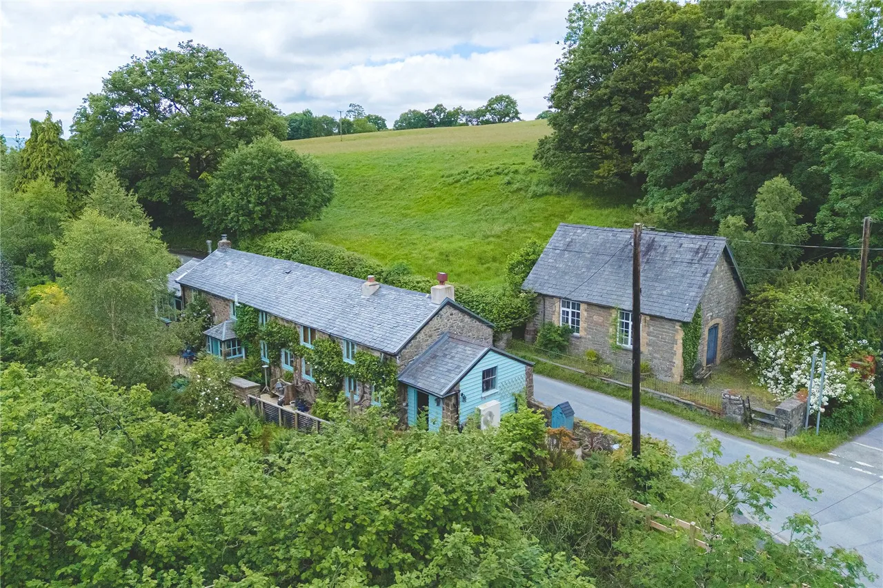 4 bed house for sale — Carno, Caersws, Powys, SY17 5JY