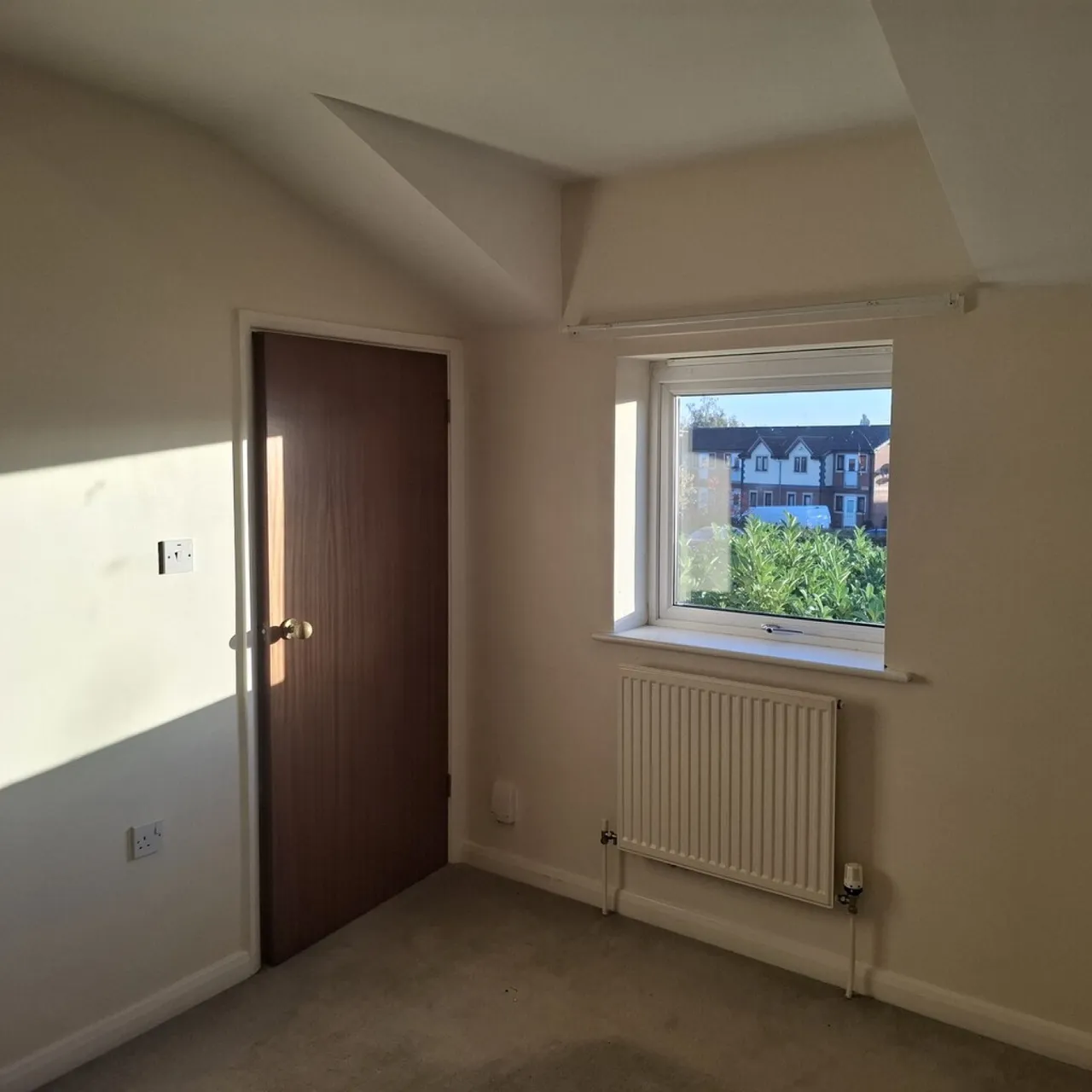The Pines, Worksop, S80, photo 7