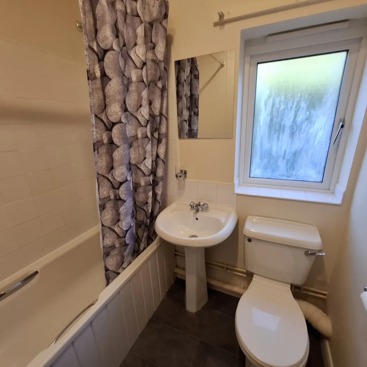The Pines, Worksop, S80, photo 11
