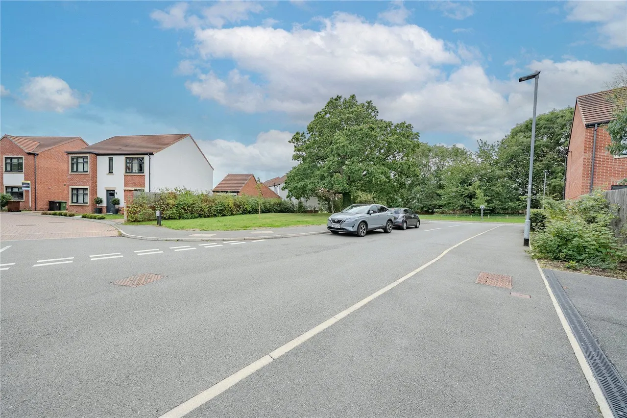 Parkview Place, West Park, LS16, photo 15