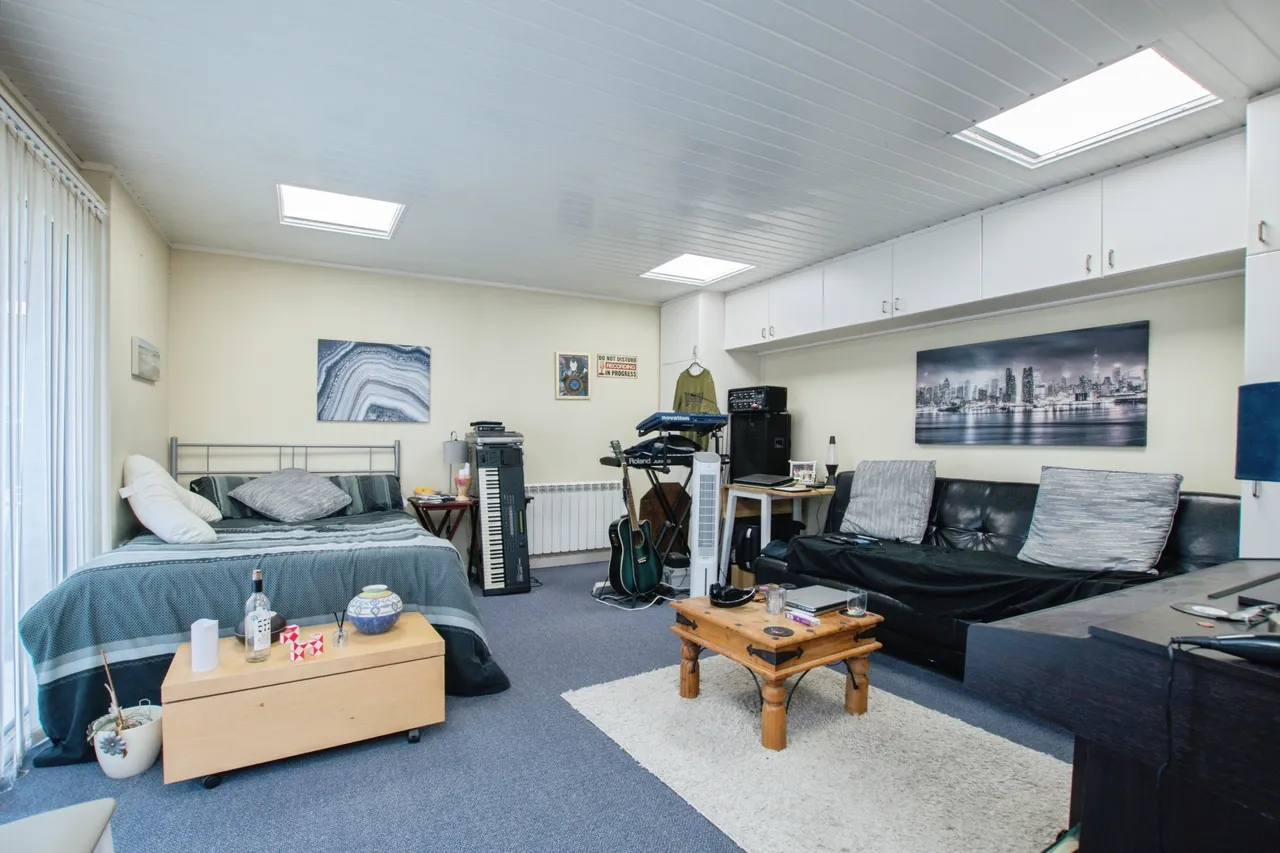 Lyndhurst Road, Salisbury, SP5, photo 17