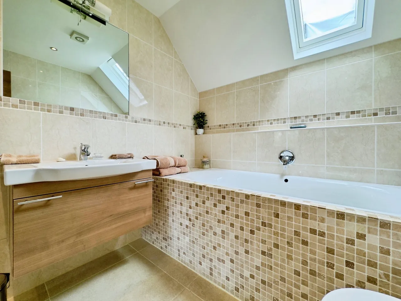 Edge Hill, Ponteland, NE20, photo 37