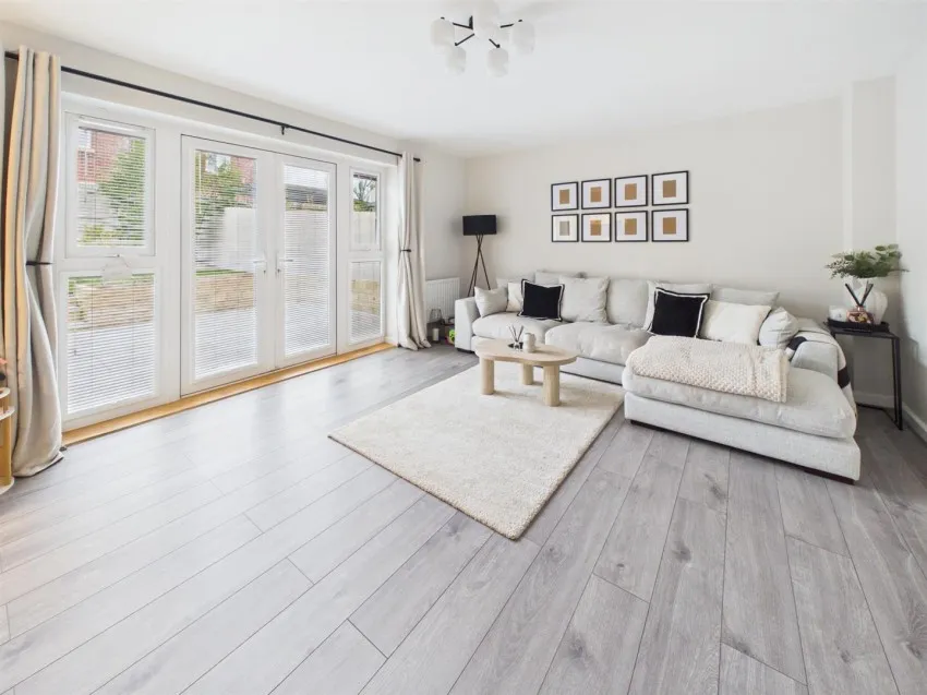 Tawny Close, Hardwicke, photo 8
