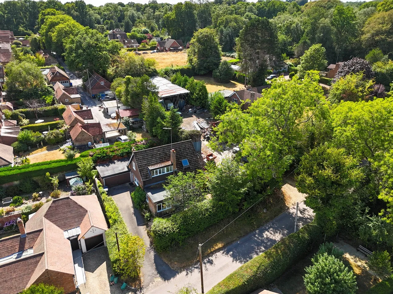 3 bed house for sale — Beacon Road, Ringshall, Berkhamsted