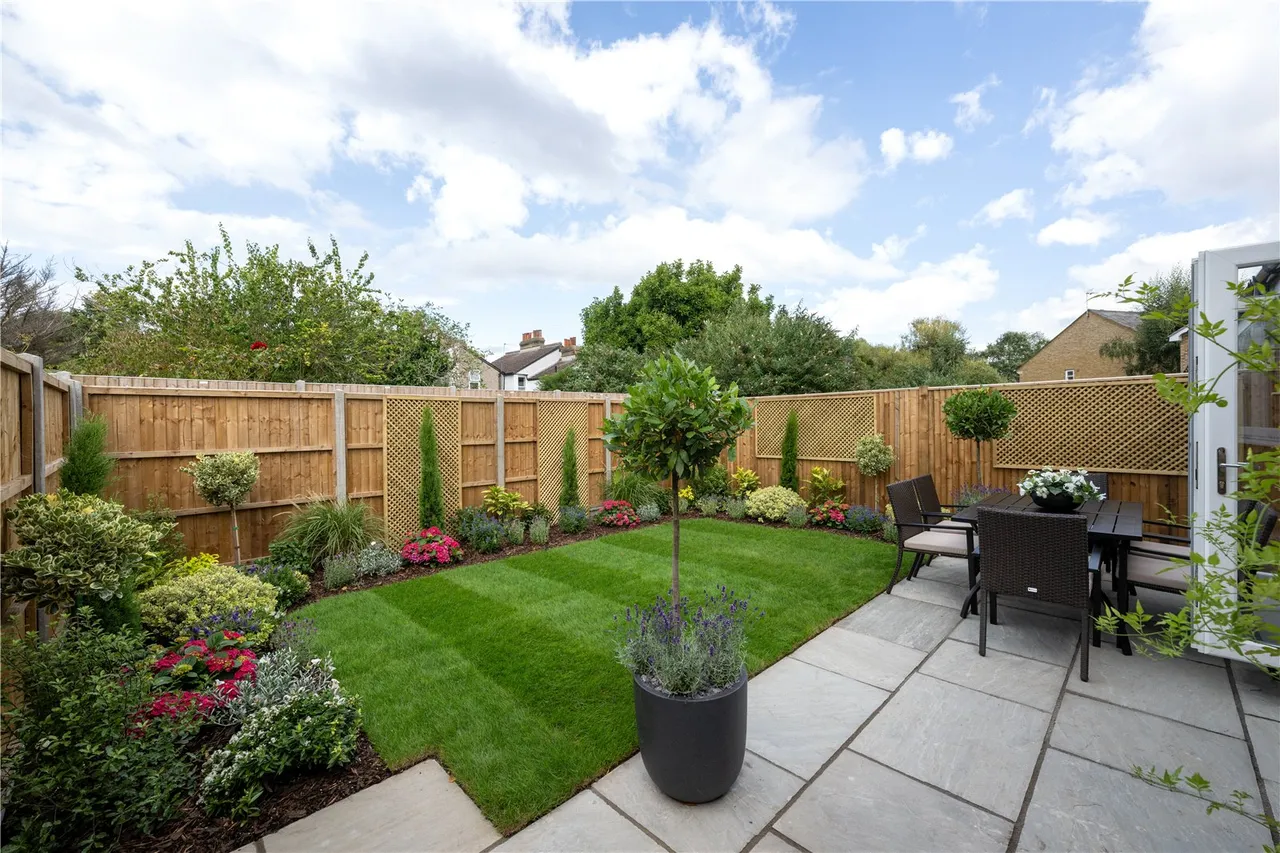 Moor Lane, Staines-Upon-Thames, TW18, photo 3