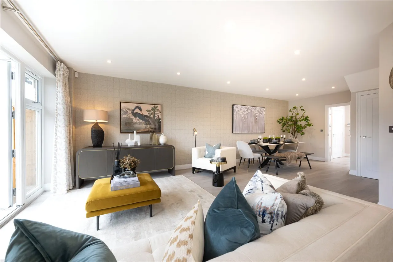 Moor Lane, Staines-Upon-Thames, TW18, photo 2