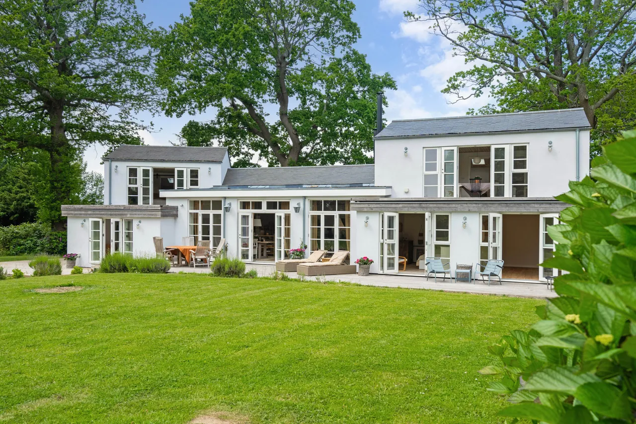 Plawhatch Lane, Sharpthorne, RH19, photo 3