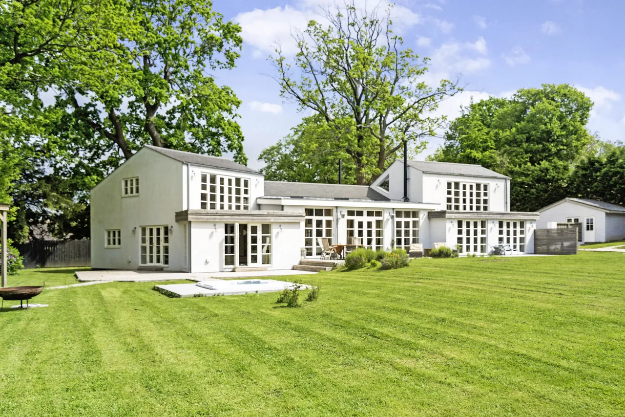 6 bed house for sale — Plawhatch Lane, Sharpthorne, RH19