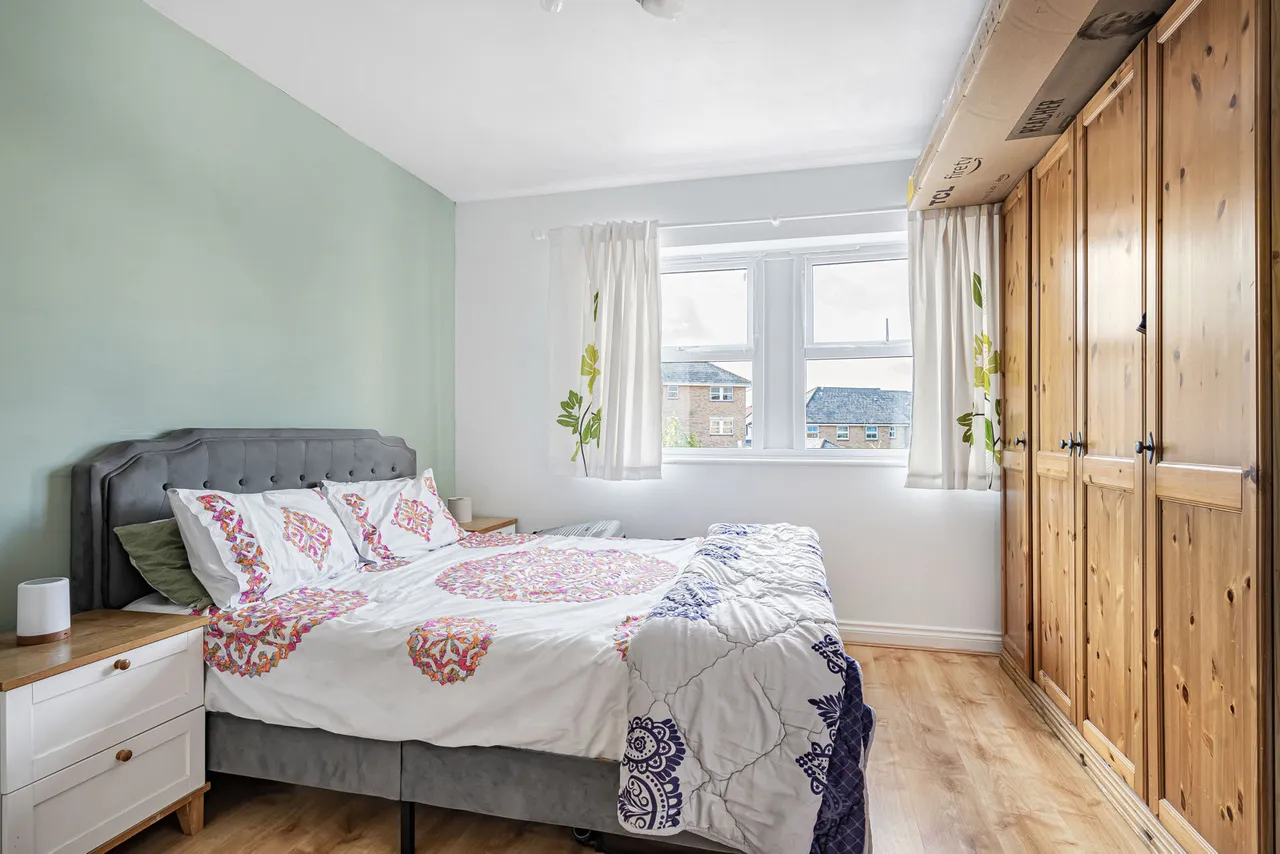 International Way, Sunbury-on-Thames, TW16, photo 7