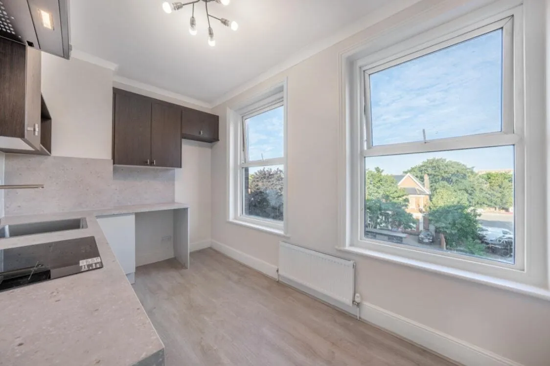 Bromley Road, London, SE6, photo 4