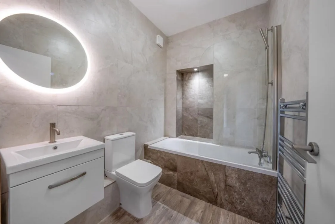Bromley Road, London, SE6, photo 3