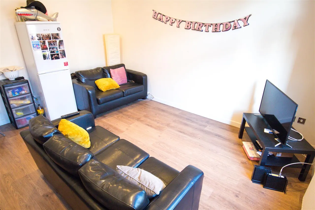 5 bed house to rent, Royal Park Avenue, Hyde Park, LS6