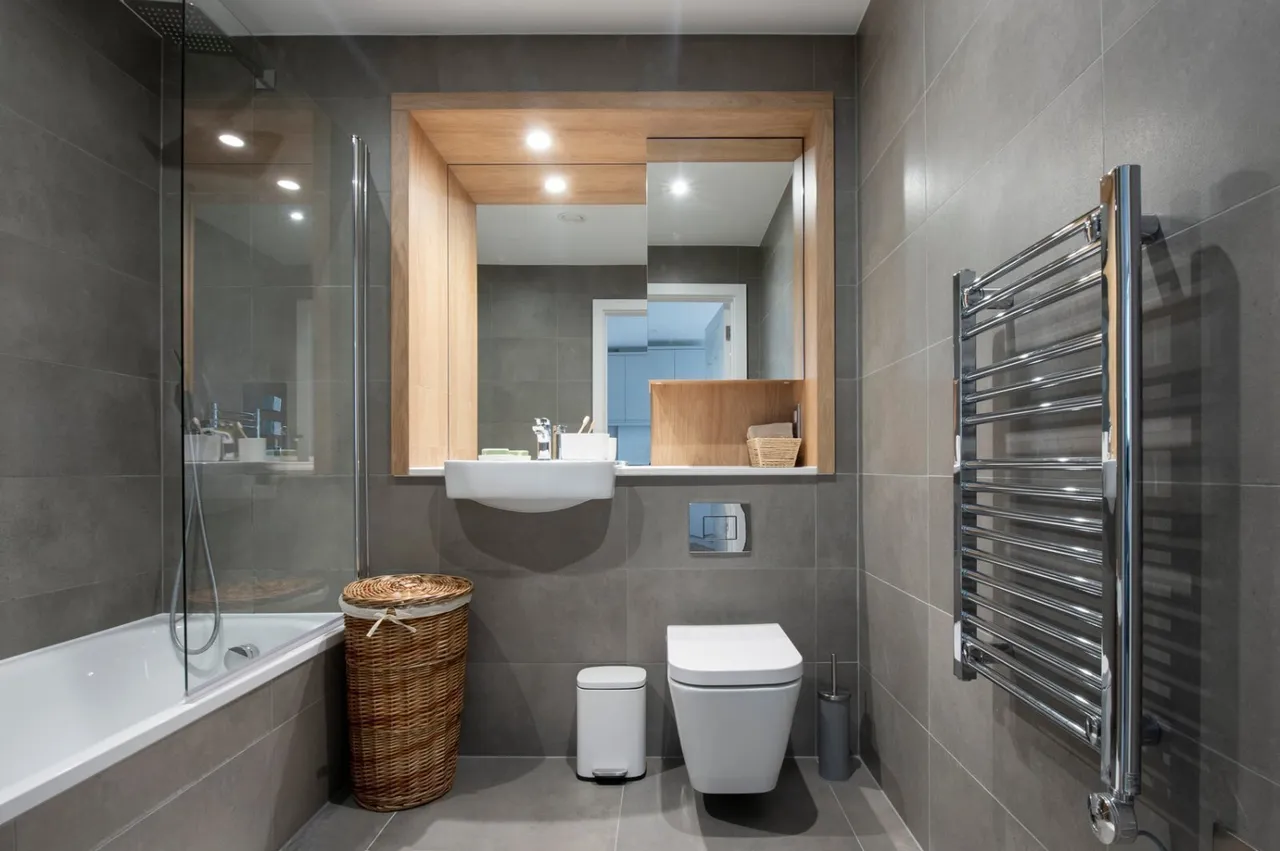 Moat Street, London, SW11, photo 22