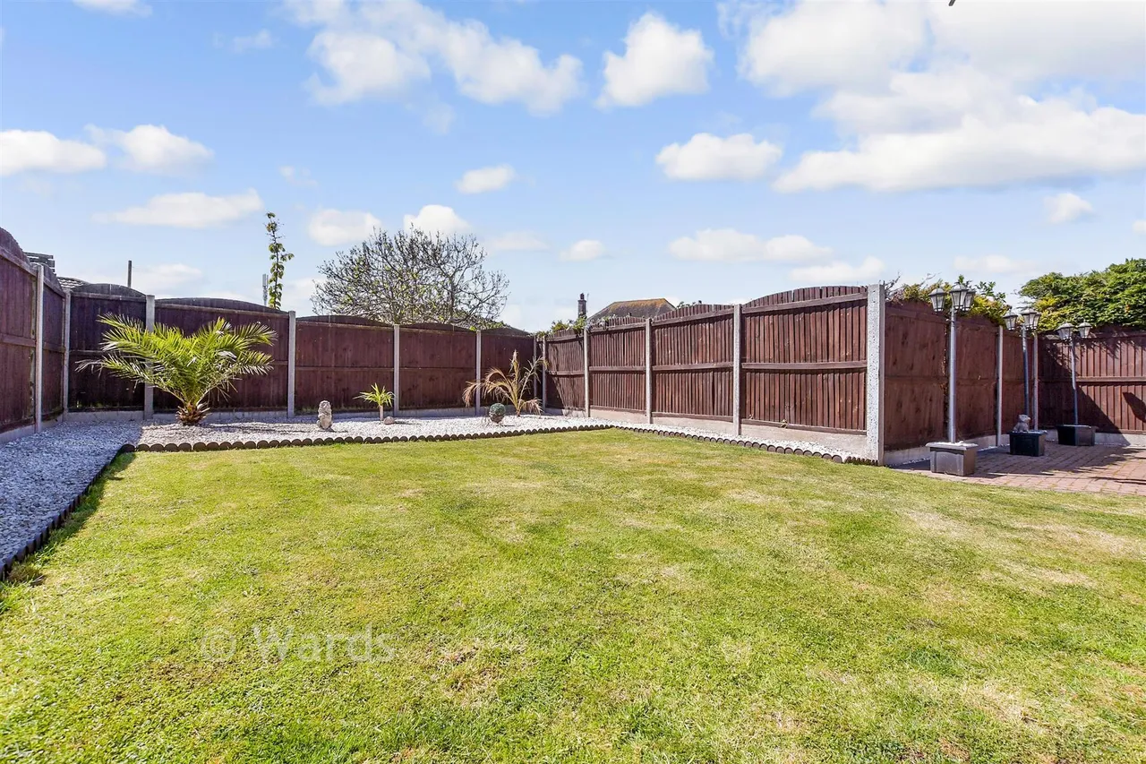 Bartlett Drive, Whitstable, CT5, photo 17