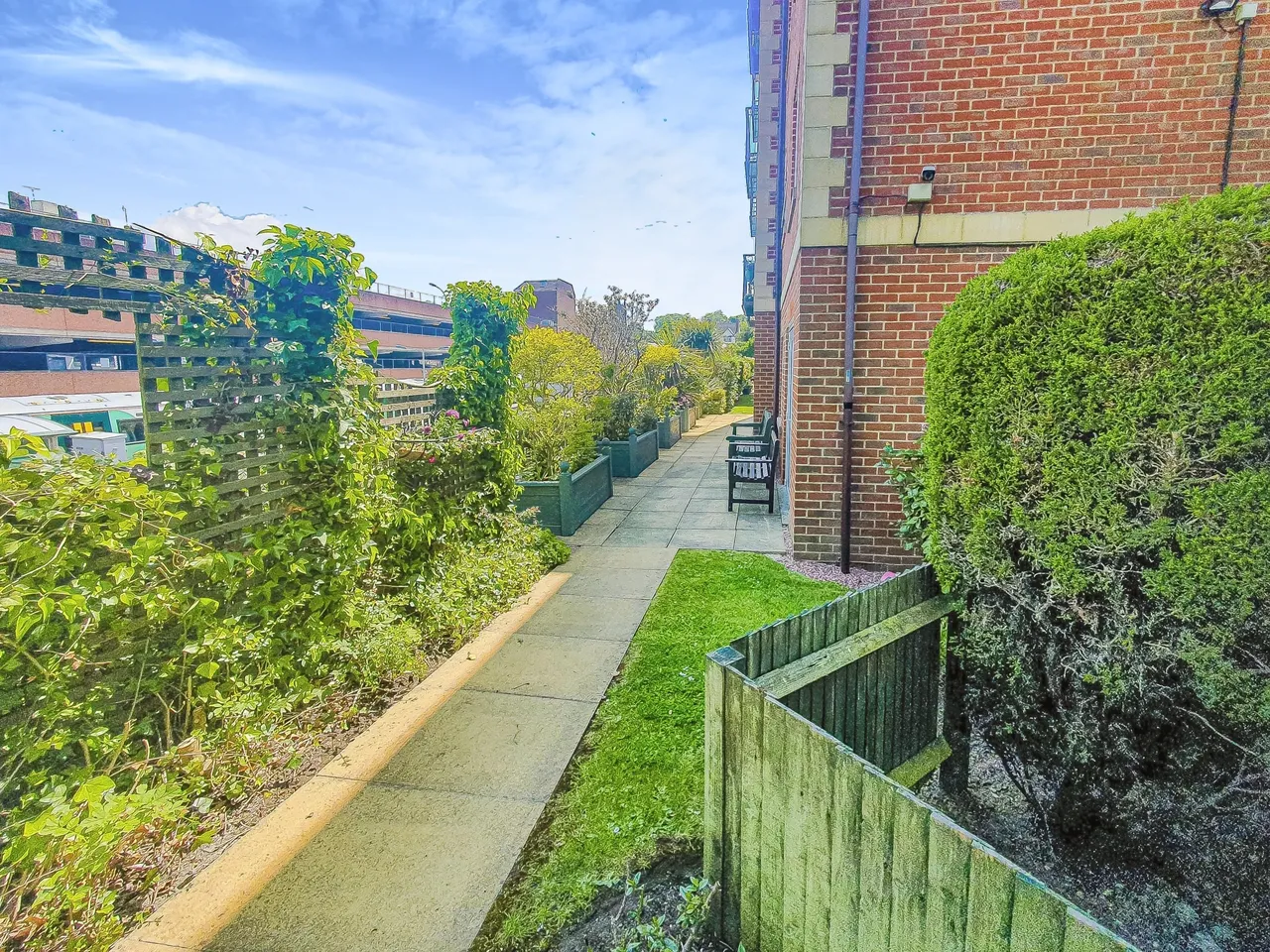 Pegasus Court, Stafford Road, Caterham, Surrey, CR3, photo 6