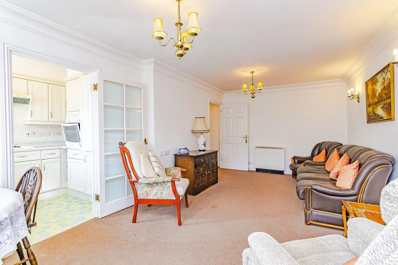 Pegasus Court, Stafford Road, Caterham, Surrey, CR3, photo 5