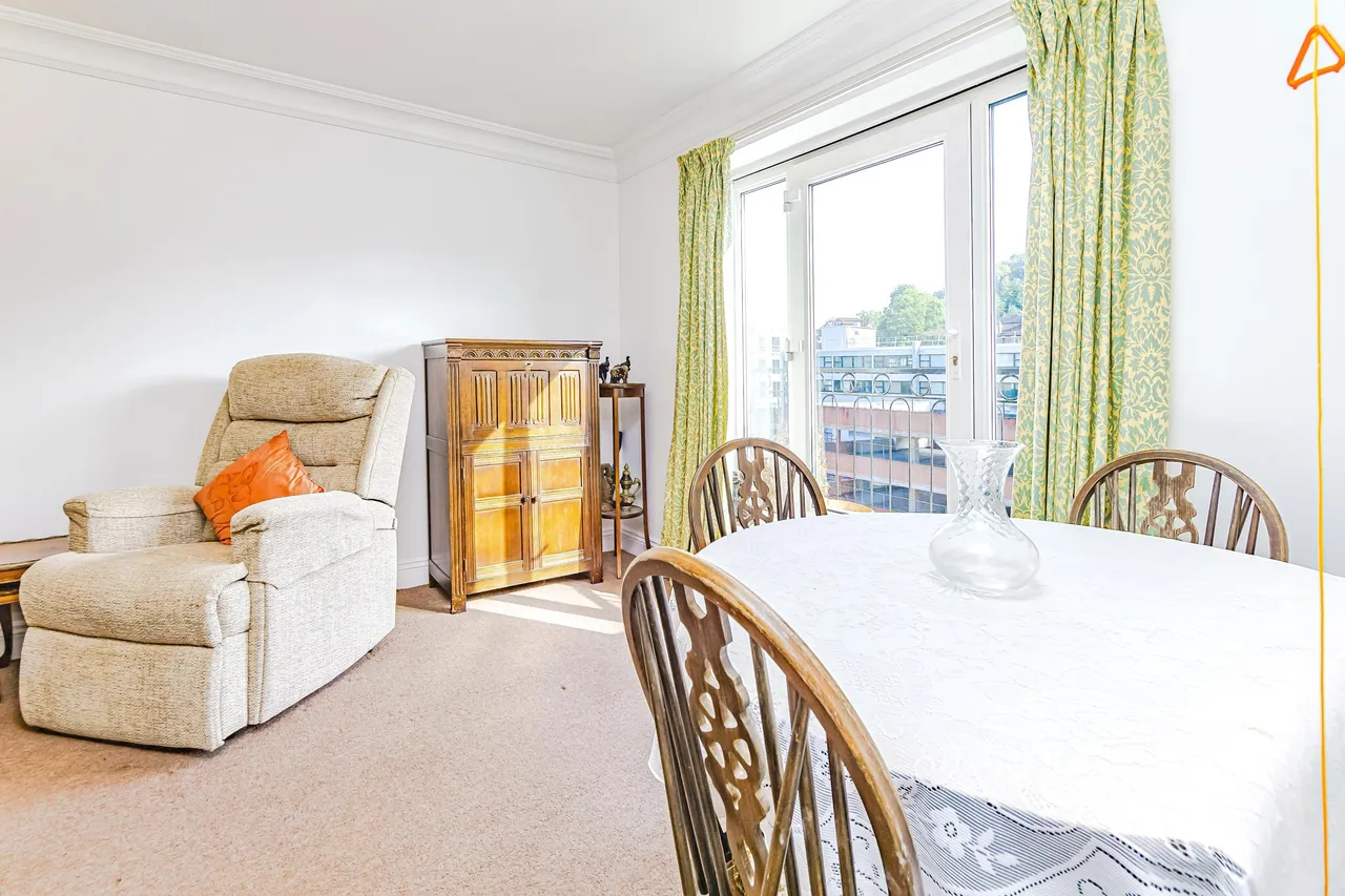 Pegasus Court, Stafford Road, Caterham, Surrey, CR3, photo 10