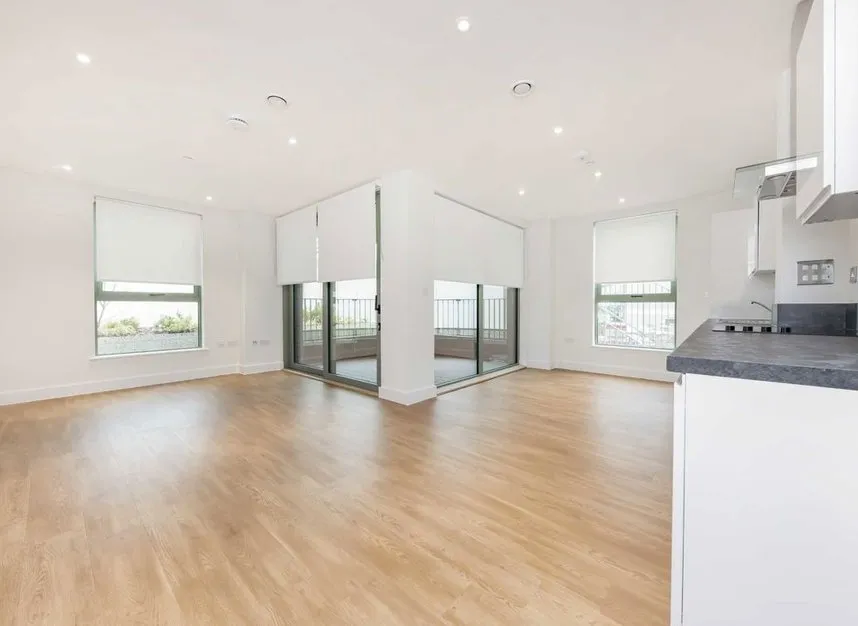 2 bed flat to rent — Green Street, North Acton, NW10