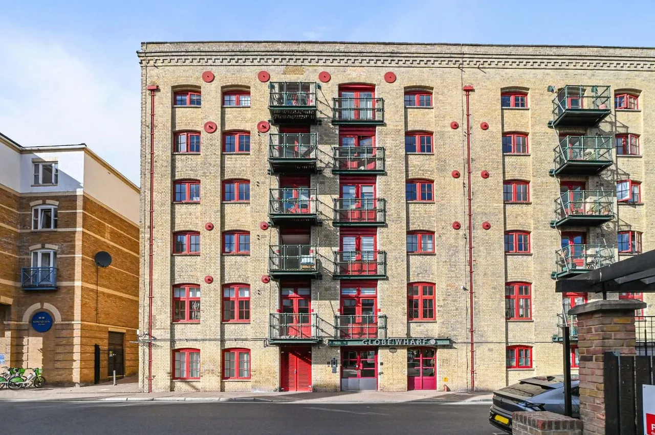 2 bed flat for sale, Rotherhithe Street, London, SE16