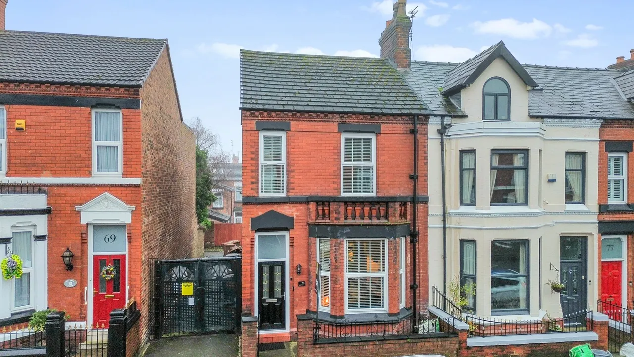 3 bed house for sale — Dentons Green Lane, Dentons Green, St. Helens, St. Helens, WA10 2QF