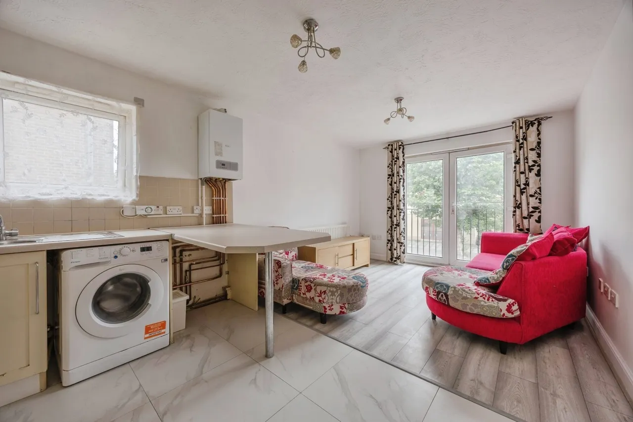 Brighton Road, South Croydon, CR2, photo 14