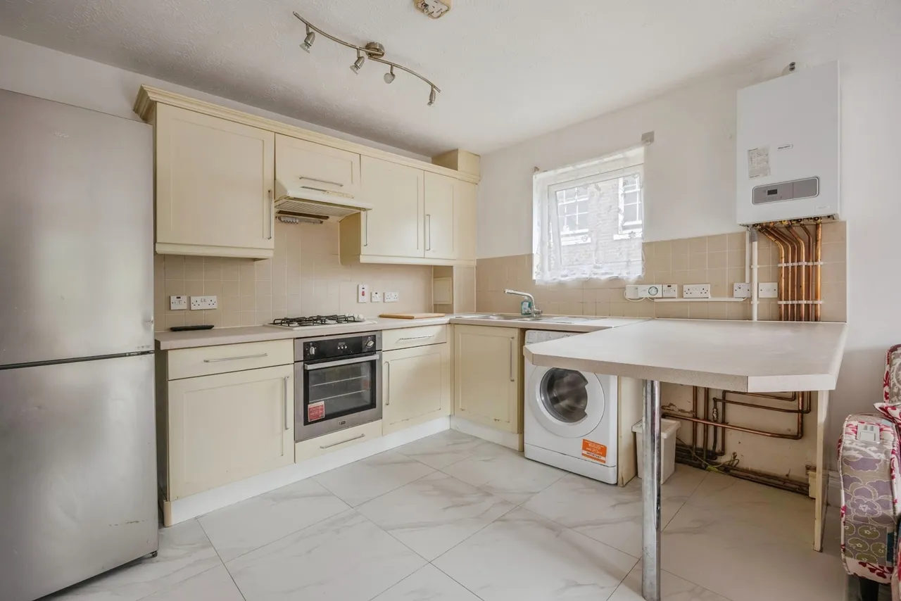 Brighton Road, South Croydon, CR2, photo 13