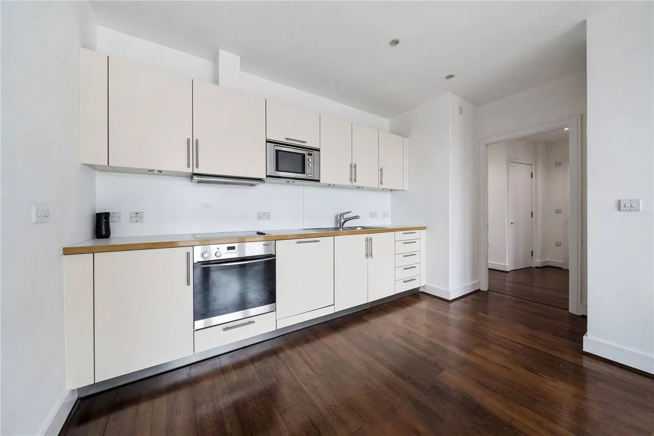 1 bed flat for sale — Crouch End Hill, London, N8