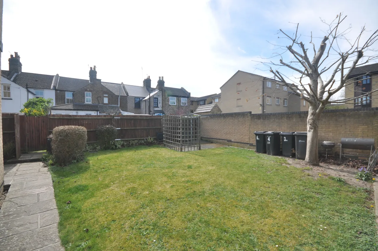 Flat 2, 141 Upper Bridge Road, Chelmsford, Essex, CM2 0AL, photo 10