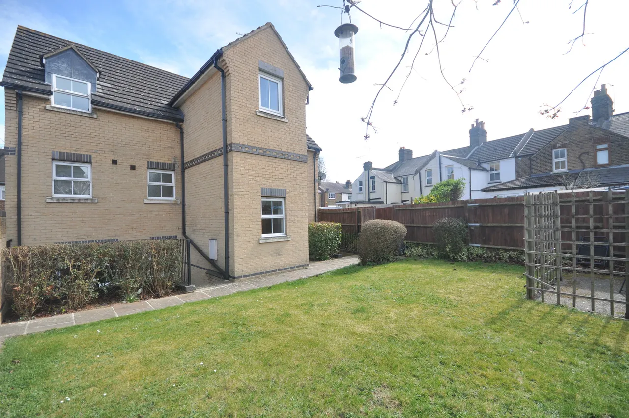 Flat 2, 141 Upper Bridge Road, Chelmsford, Essex, CM2 0AL, photo 12