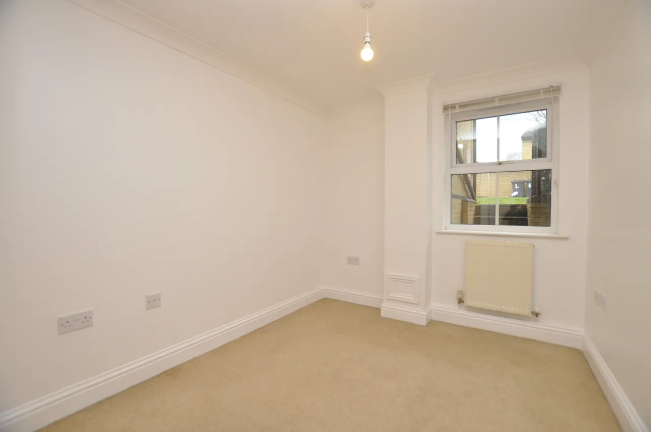 Flat 2, 141 Upper Bridge Road, Chelmsford, Essex, CM2 0AL, photo 5