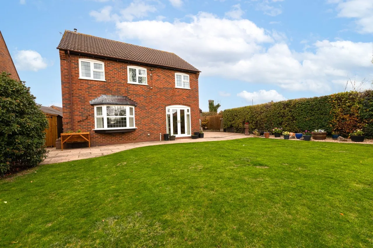 Long Meadow, Wigston, LE18, photo 2