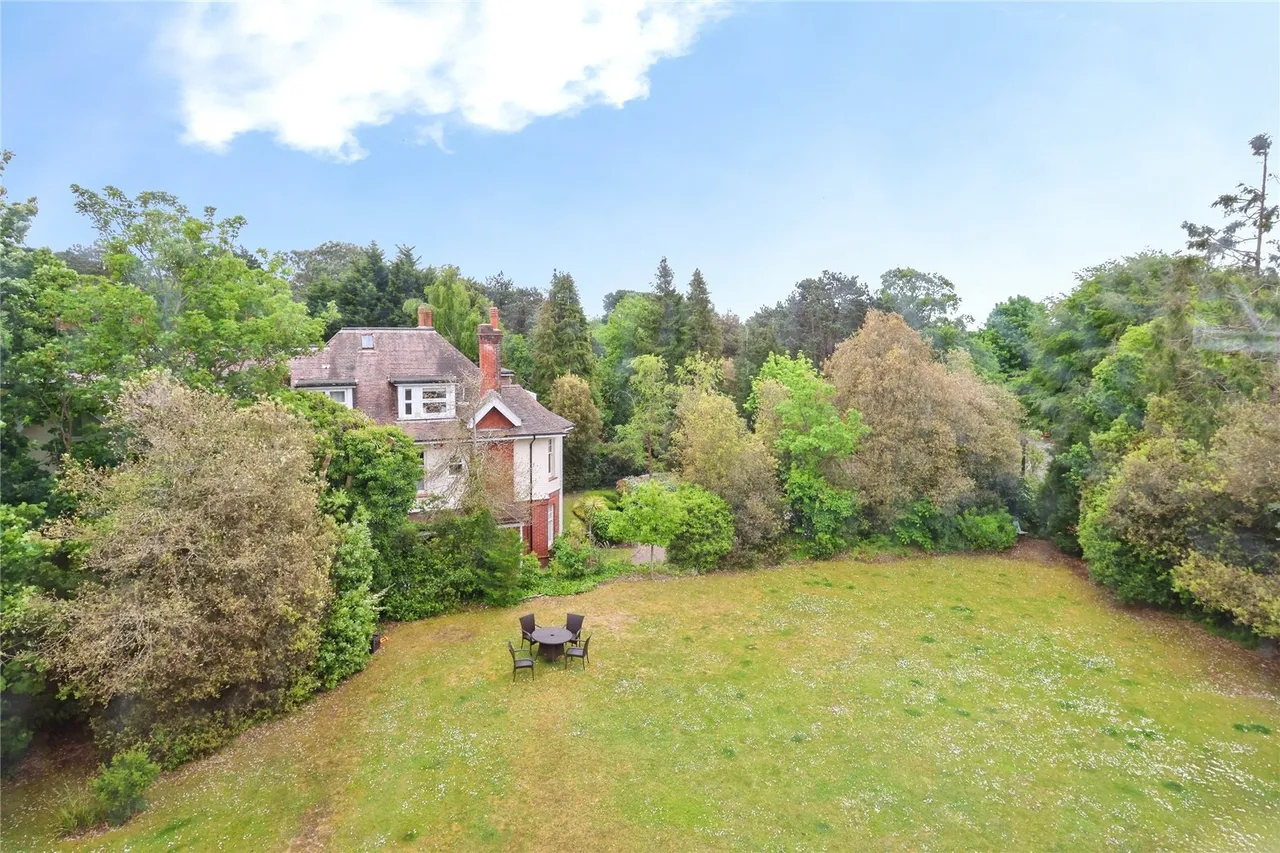McKinley Road, West Overcliff, BH4, photo 15