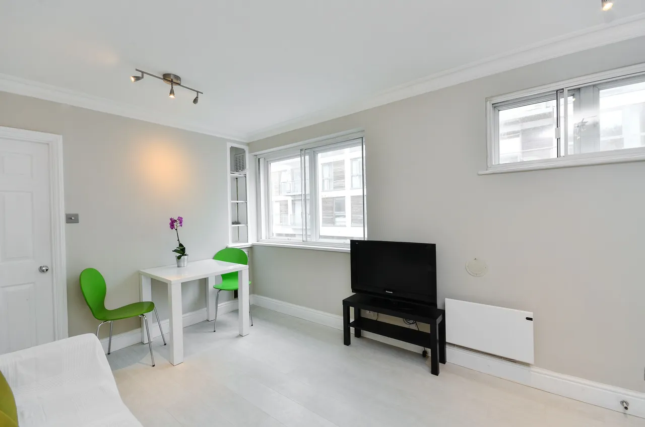 1 bed flat for sale — 1 Heaton House, 216-224 Fulham Road, London