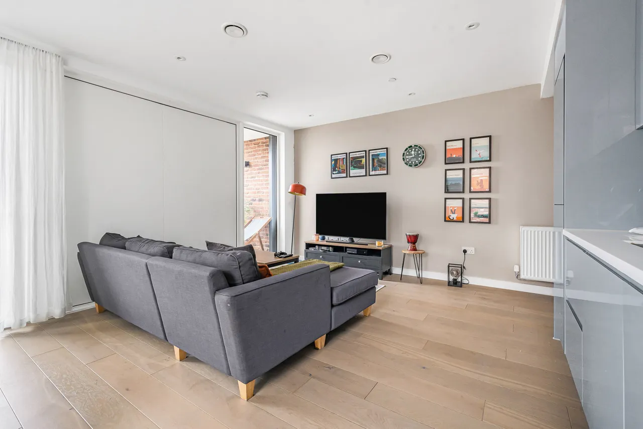 Station Road North, Egham, TW20, photo 10