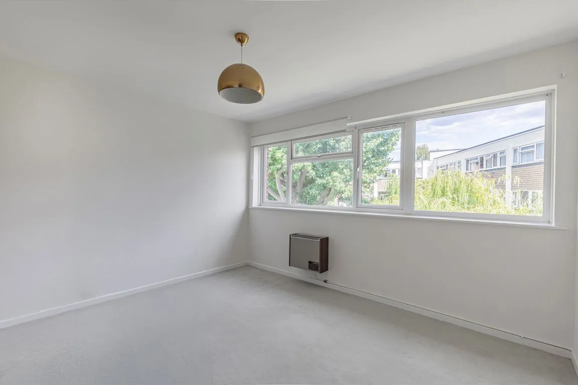 Belgrade Road, TW12, photo 3