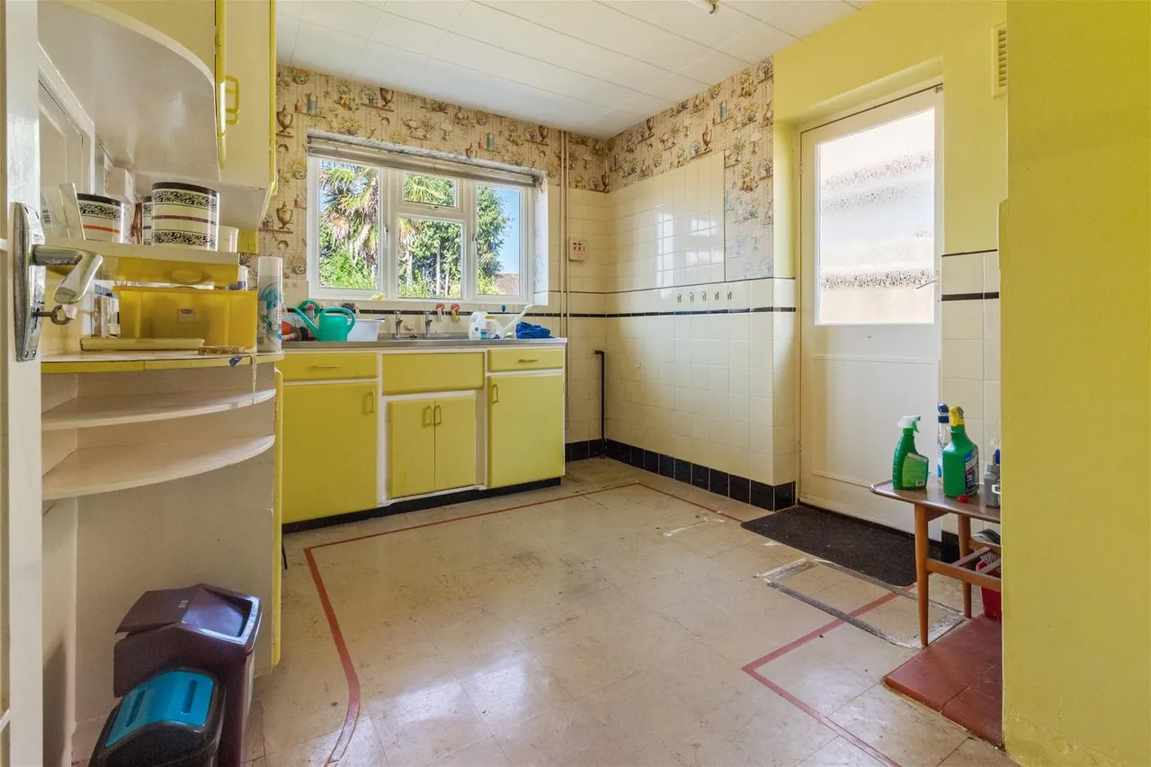 Frobisher Close, Goring-By-Sea, Worthing, photo 9