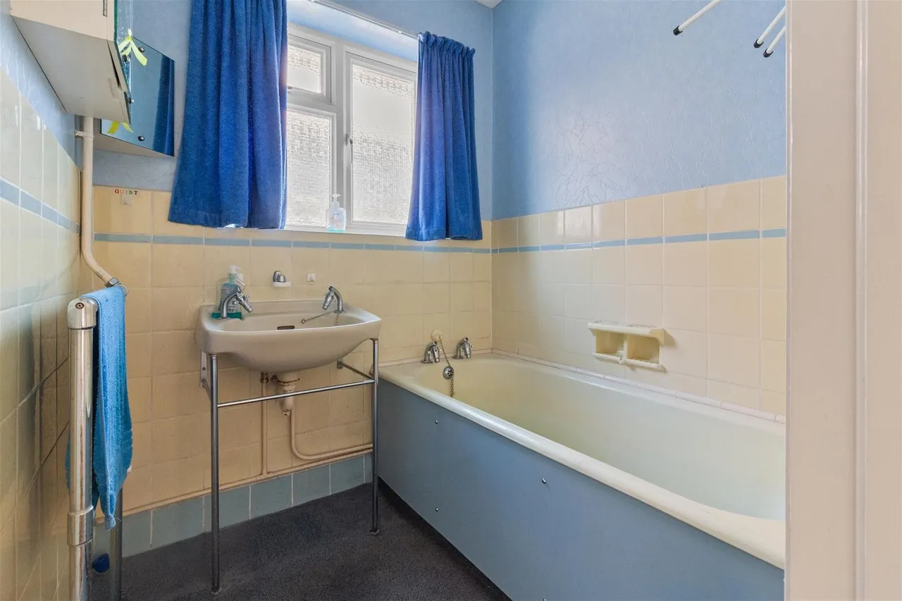 Frobisher Close, Goring-By-Sea, Worthing, photo 10