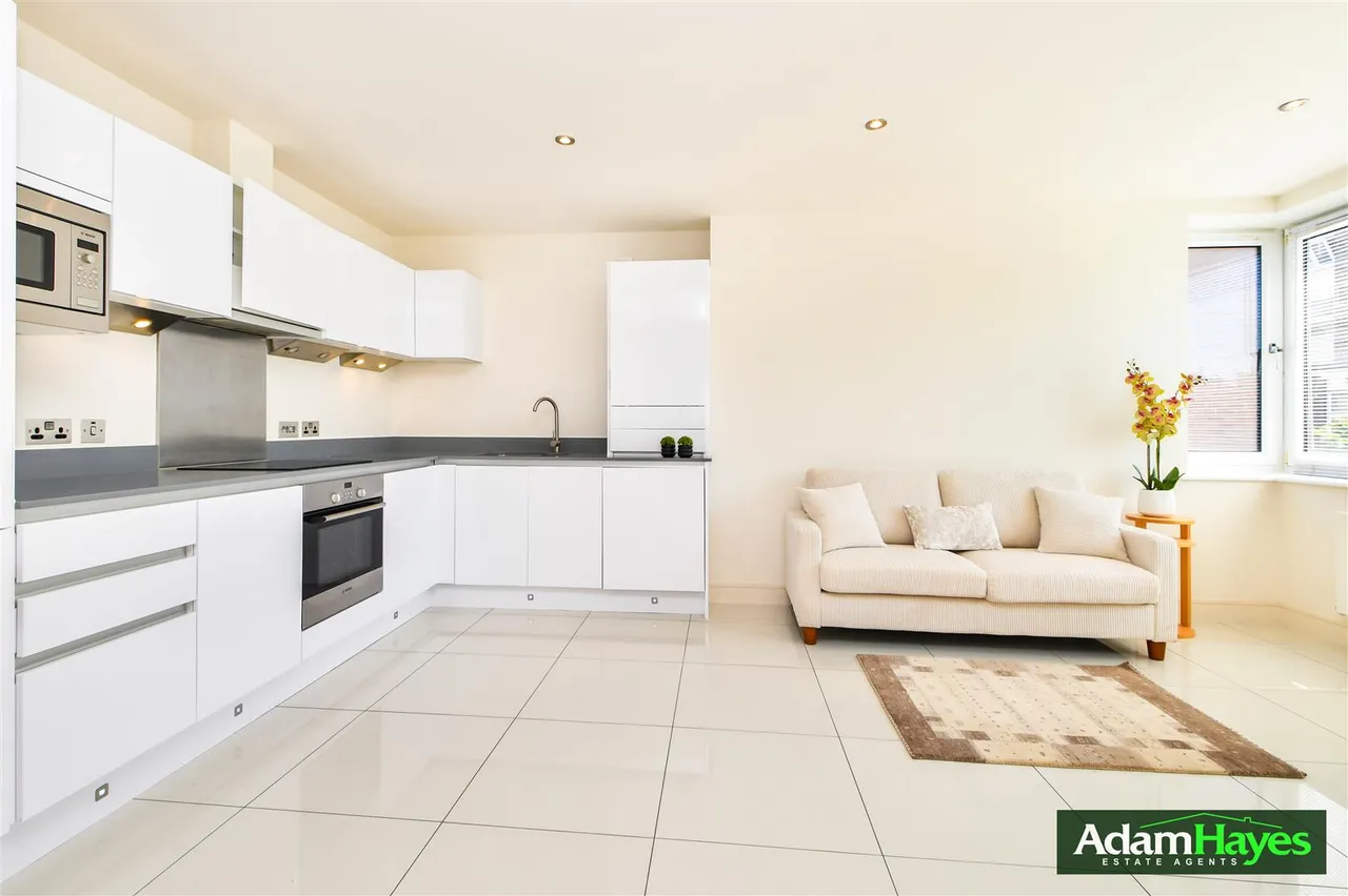 Lodge Lane, North Finchley, N12, photo 6
