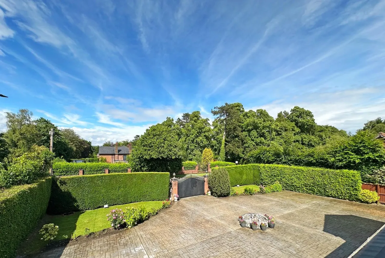 Hale Road, Hale Barns, Cheshire WA15 8TH, photo 42