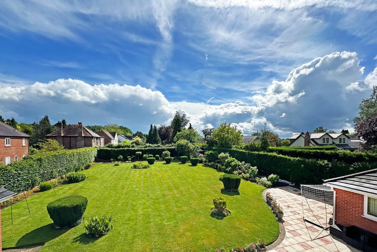 Hale Road, Hale Barns, Cheshire WA15 8TH, photo 41
