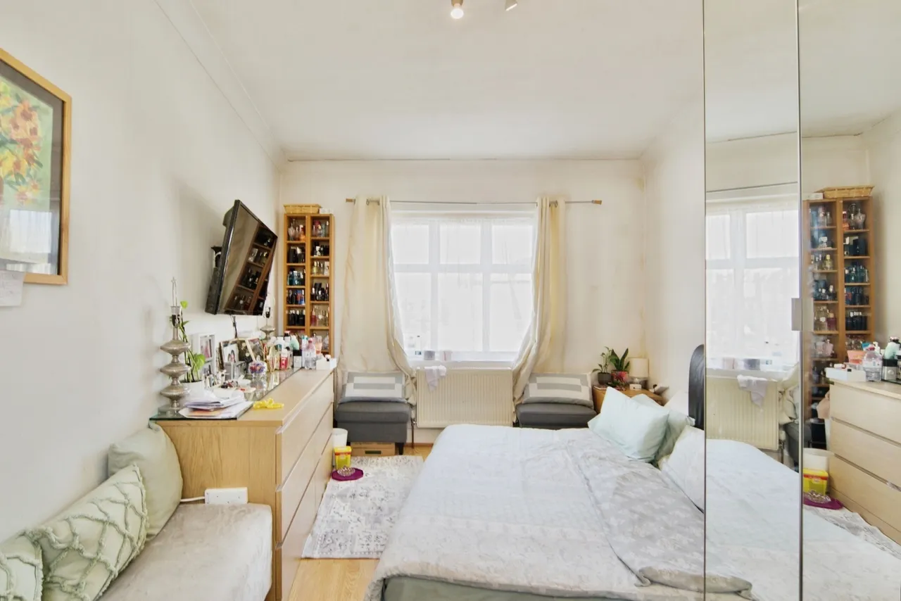 Sheringham Avenue, London, N14, photo 16