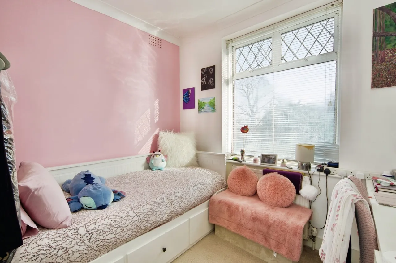 Sheringham Avenue, London, N14, photo 14