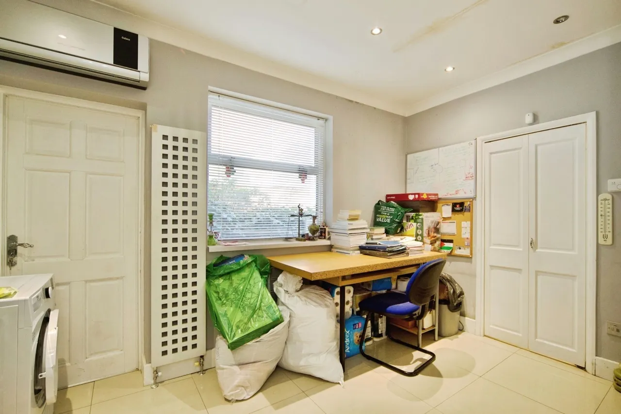 Sheringham Avenue, London, N14, photo 12