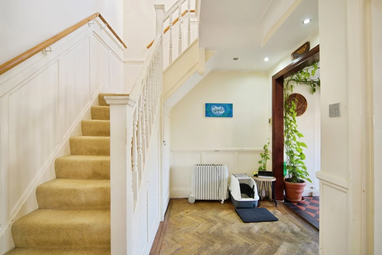 Sheringham Avenue, London, N14, photo 17