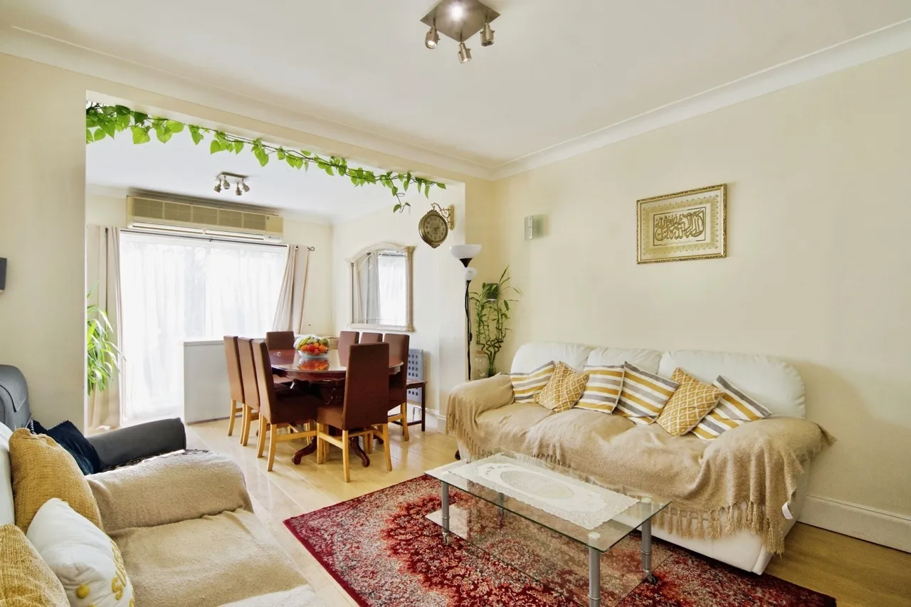 Sheringham Avenue, London, N14, photo 5