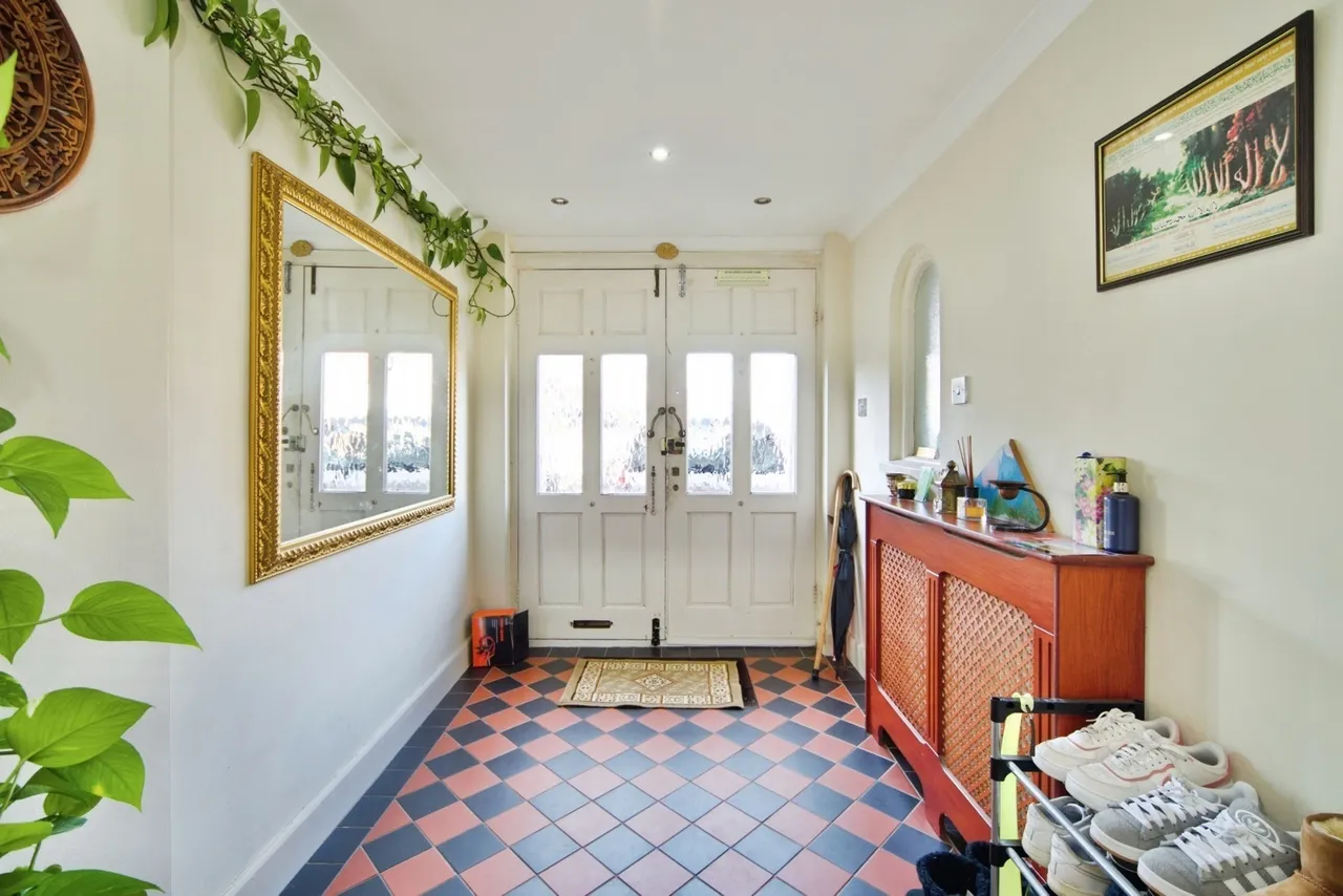 Sheringham Avenue, London, N14, photo 2