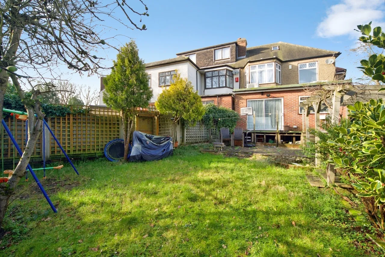 Sheringham Avenue, London, N14, photo 6